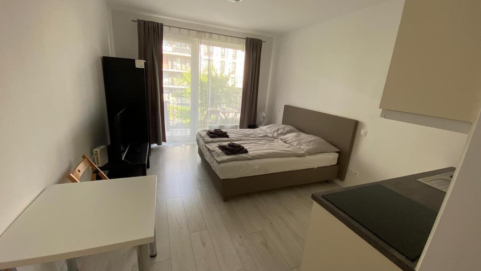 ברטיסלאבה 1 Room Apartment With Terrace, Slnecnice מראה חיצוני תמונה