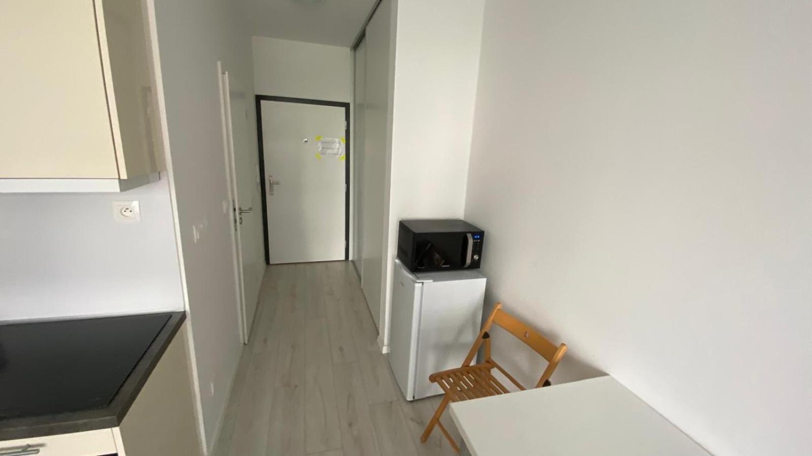 ברטיסלאבה 1 Room Apartment With Terrace, Slnecnice מראה חיצוני תמונה